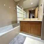 בית אירוח Expo House