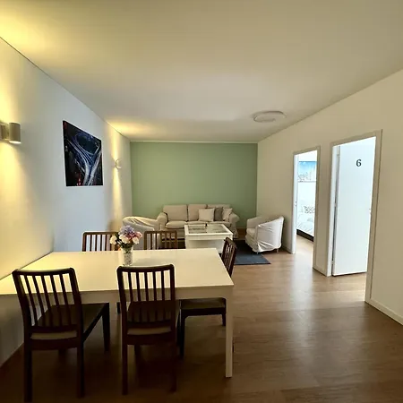 ホームステイ Expo House